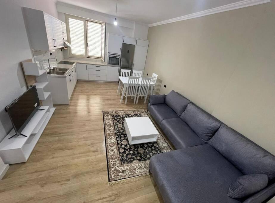 Avi - Daily Rent Apartment Tirana Exterior photo
